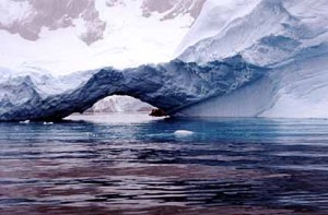 When ice floes flow. (Photo: Michael Collins, Antarctica, 1997) When ice floes flow. (Photo: Michael Collins, Antarctica, 1997)